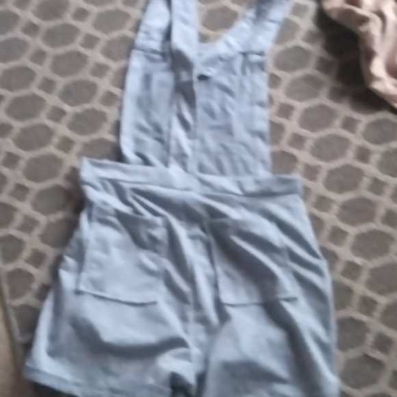 New short overalls - Picture 2 of 2